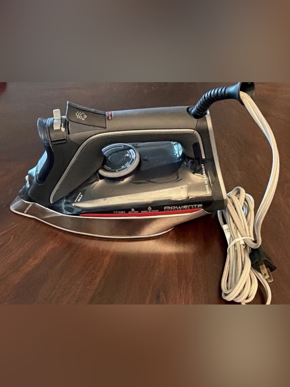 Rowenta Steam 1875W Iron in Black and Silver made in Germany